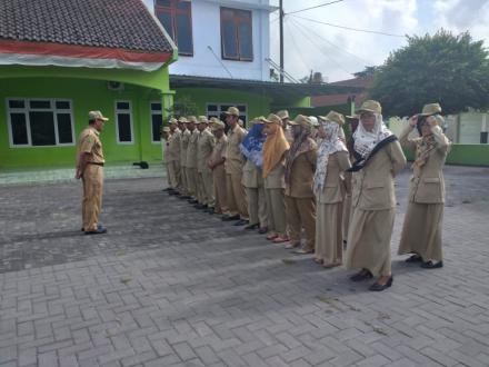 Apel Senin Pagi